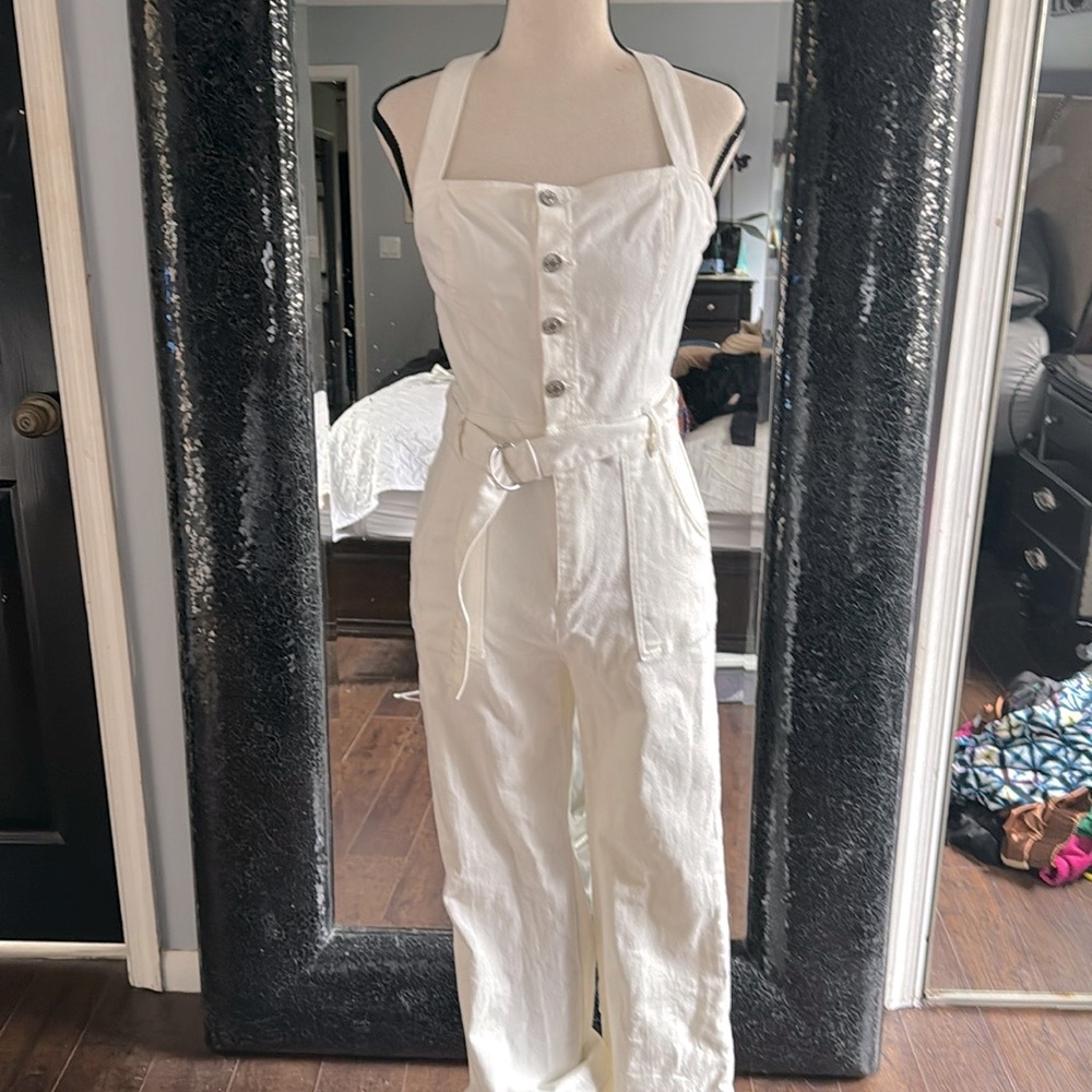 Beautiful stretch, denim white jumper with flare, legs, and belt 💕